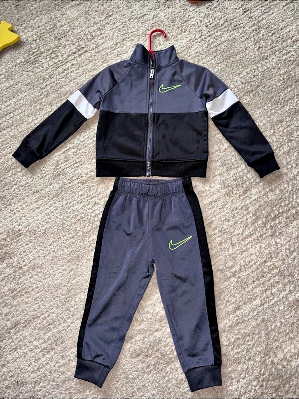 Nike Toddler Tracksuit Set 2T